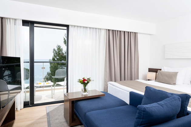 Parentium - Premium room with balcony Seaview (1)