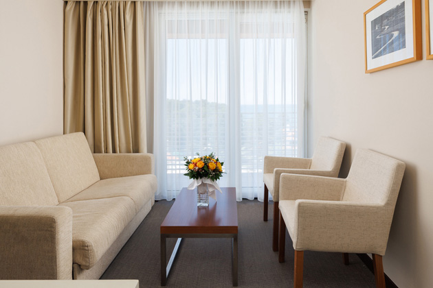 Hotel Albatros 2025 Suite with balcony seaside U3BN (1)