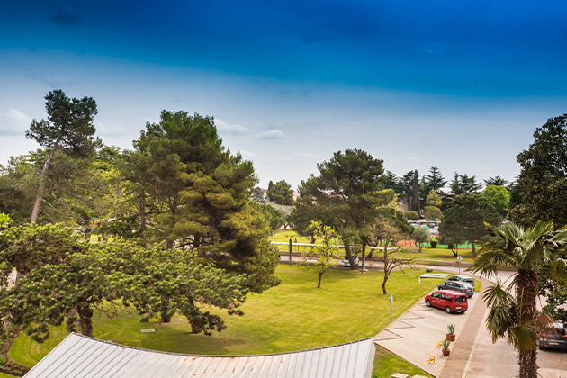 Hotel Umag Plava Laguna Classic room balcony park side C2BP (4)