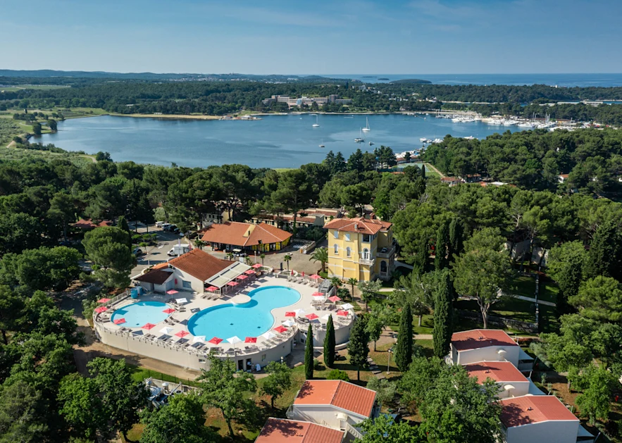 apartments-bellevue-plava-laguna-panorama