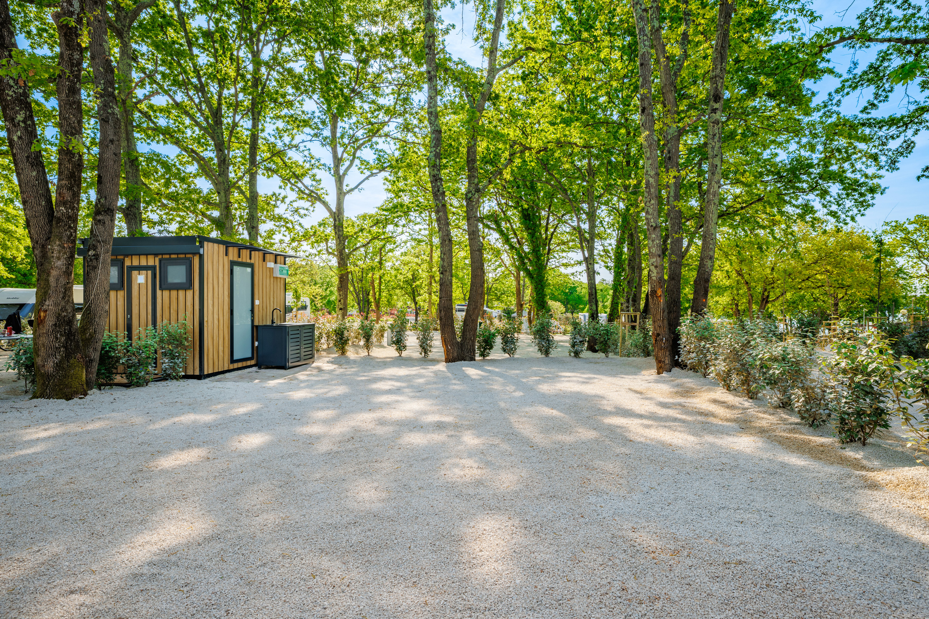 0006 141282 Camping Bijela Uvala 2026 IC pitches Superior Mare with Bathroom SPPB bez mora (9) 4096x2732
