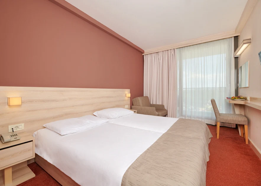 hotel-materada-plava-laguna-classic-room-with-balcony-park-side