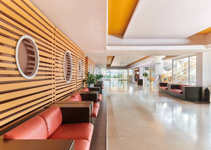 hotel-delfin-plava-laguna-reception