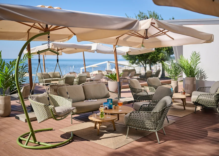 142817 Hotel Pelegrin Plava Laguna 2026 Beach&Snack bar Mare (11) 1656x1104
