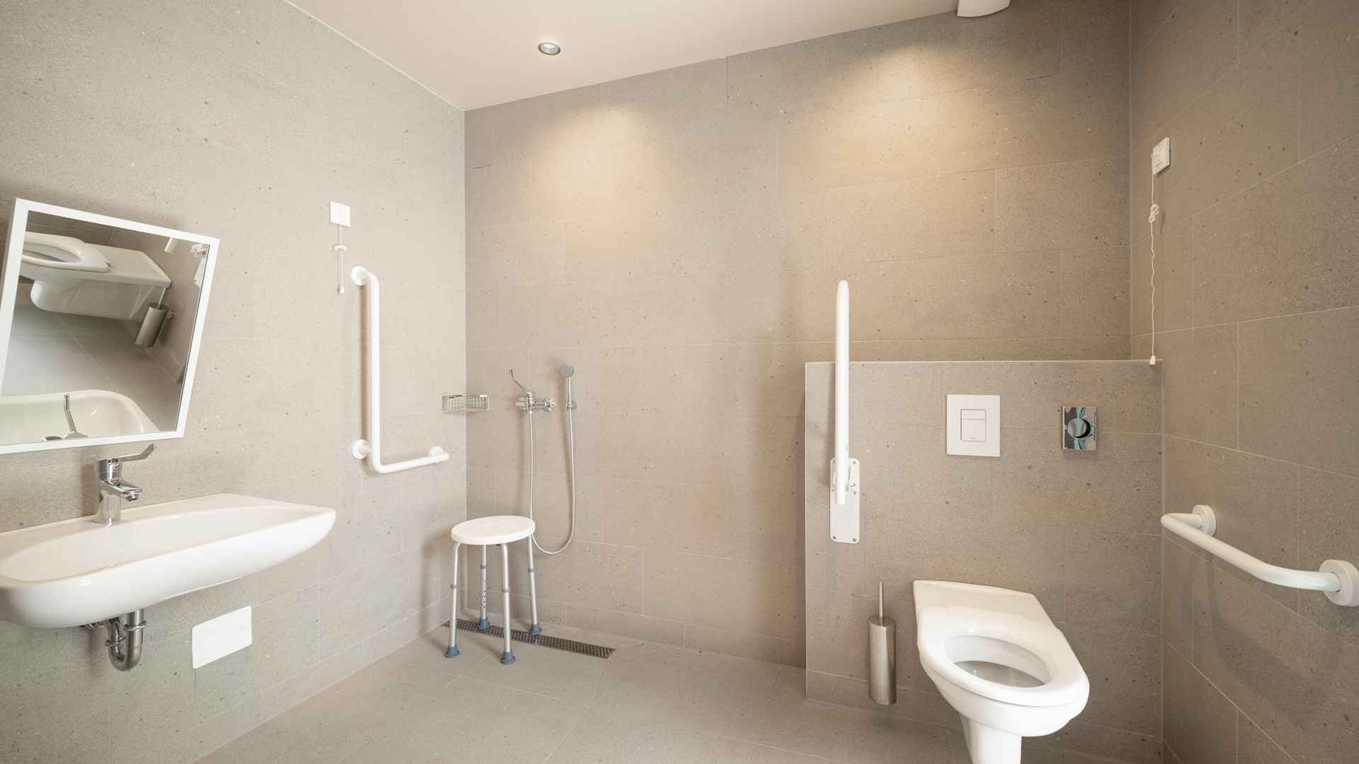 Zelena Laguna Sanitary Facility (5)