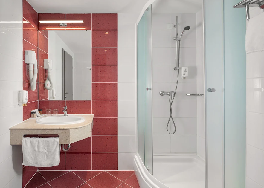 residence-garden-istra-bathroom