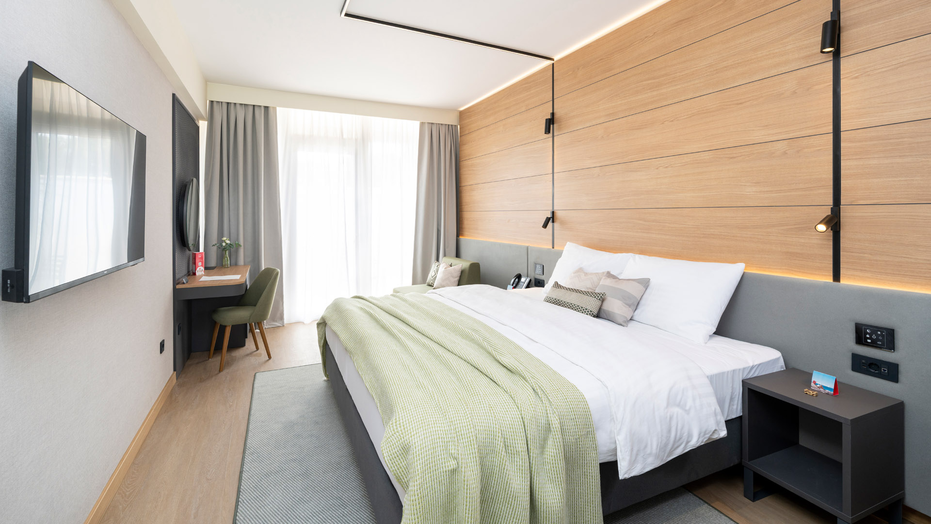 0014 Hotel Pelegrin Plava Laguna accomodation units 2025 Premium Connected 52BNC (2)