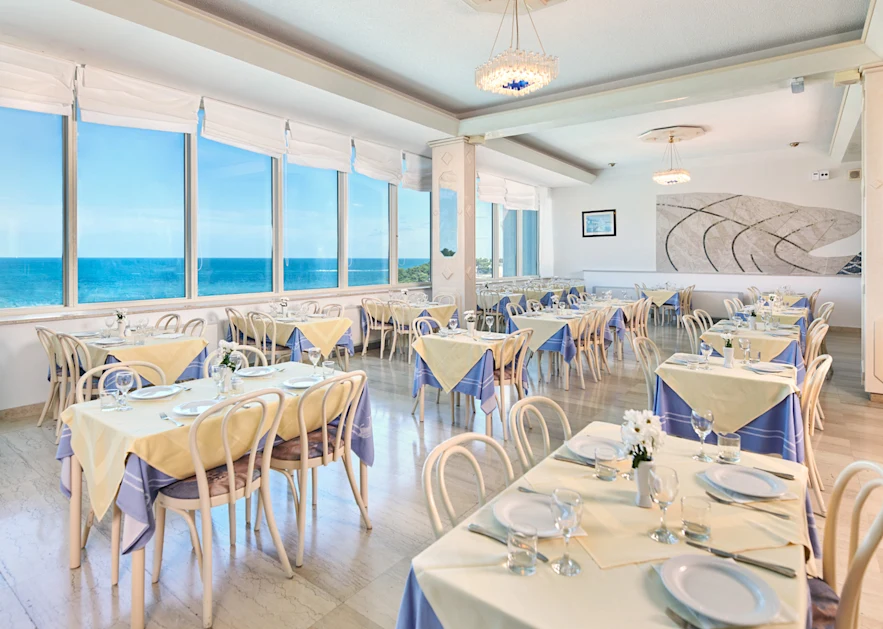 hotel-gran-vista-plava-laguna-reception-restaurants-and-bars