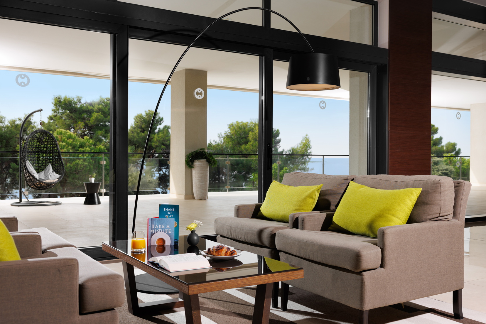 142832 Hotel Parentium Plava Laguna 2026 lobby bar (1) 1656x1104