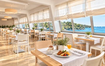 hotel plavi restaurants & bars
