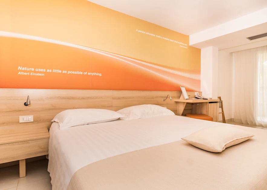 residence-umag-plava-laguna-classic-room-with-balcony-park-side-c2bpd-1