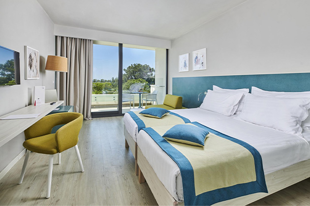 Superior camera con balcone