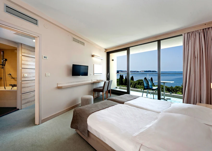 hotel-materada-plava-laguna-premium-room-with-balcony-sea-view-family-1