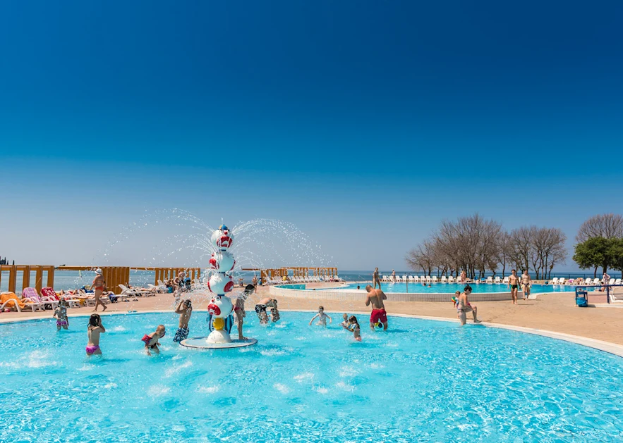 apartments-katoro-swimming-pool-2