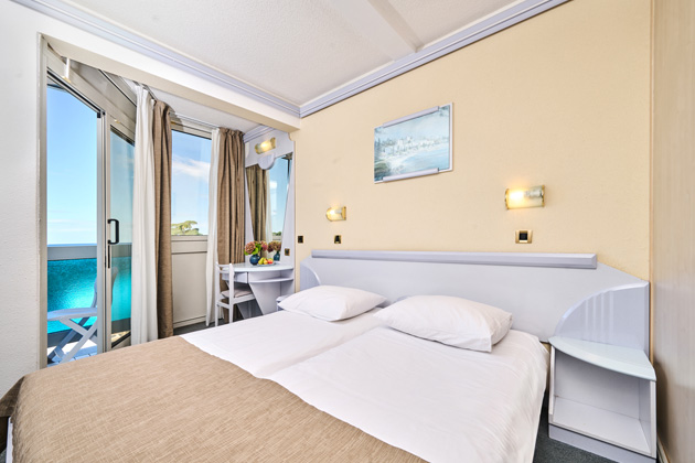 PL Hotel Plavi Classic room with balcony sea view2