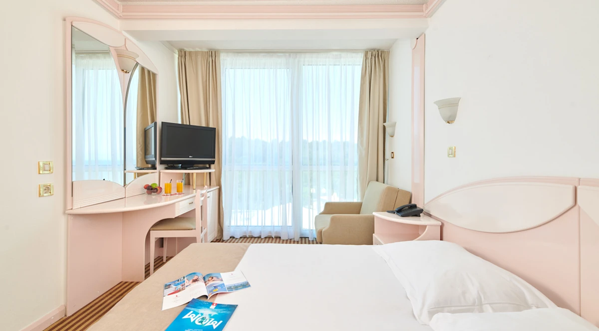 hotel-zorna-plava-laguna-economy-room-e2