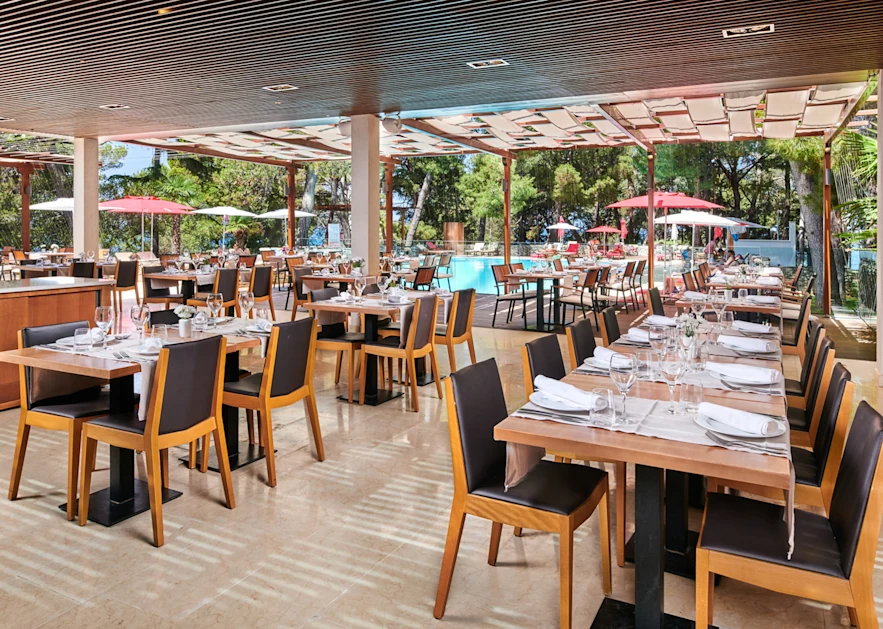 villa-galijot-plava-laguna-restaurants-and-bars-1
