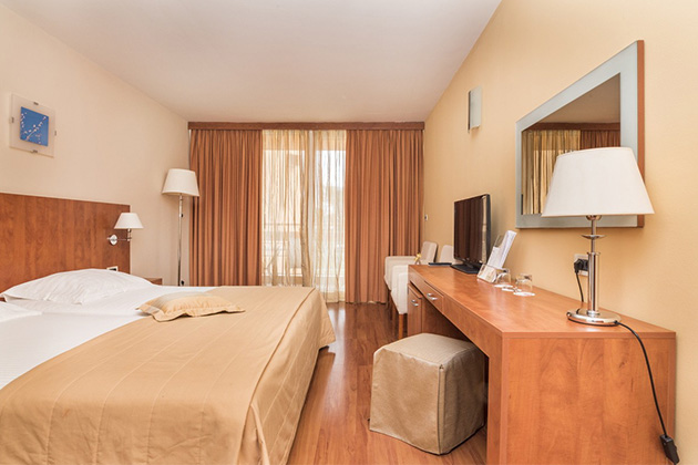 Classic Zimmer mit Balkon Parkseite