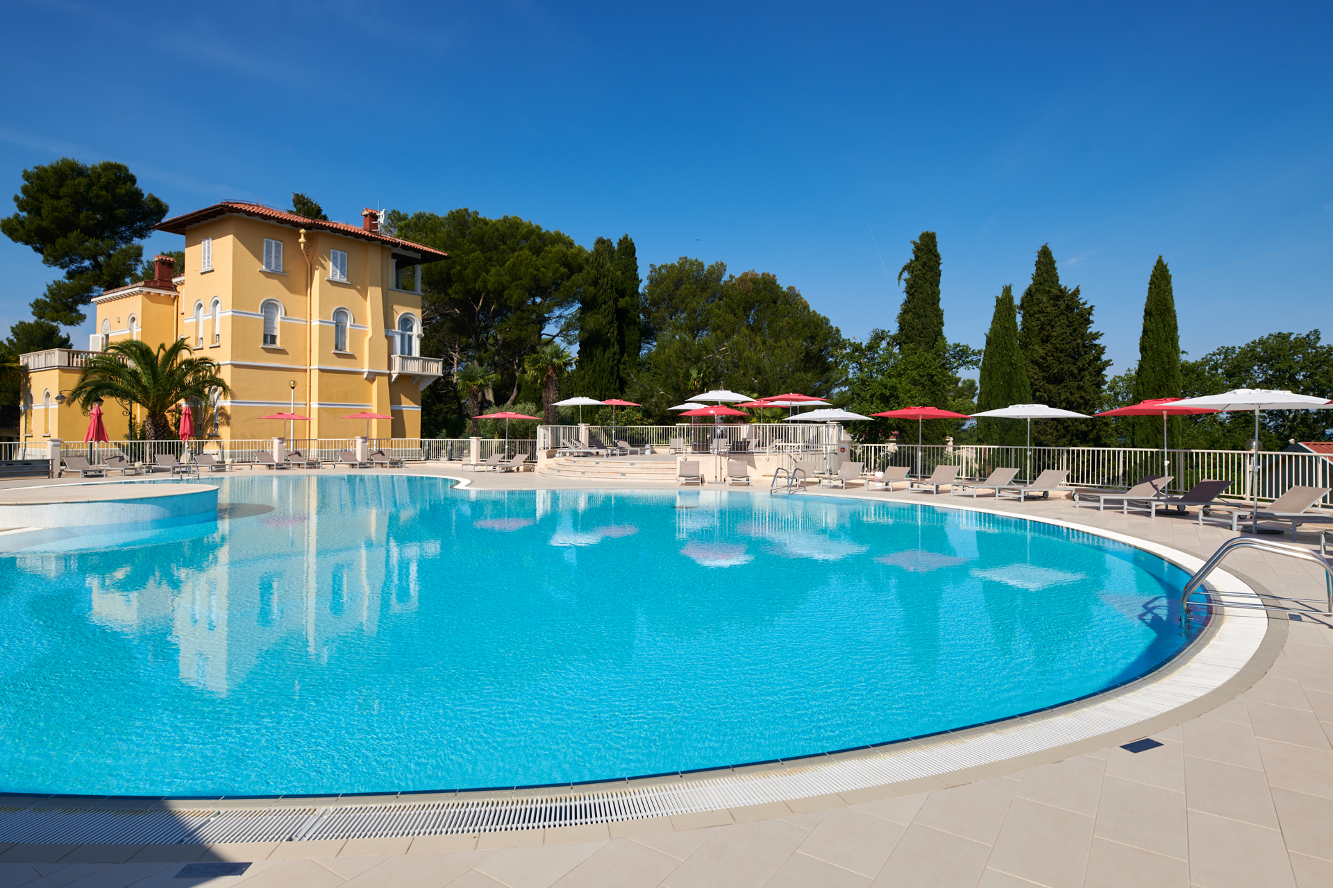 Villas Bellevue pools