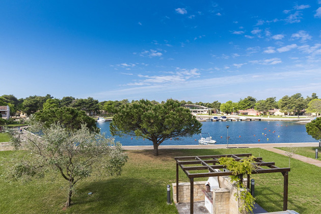 Superior apartmaj za 4+2 oseb