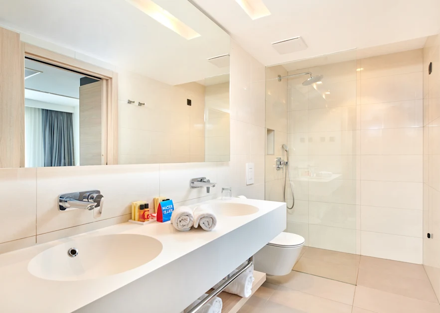 Park Resort Plava Laguna 2021 Hotel Park Suite with balcony sea side U4BM (1)