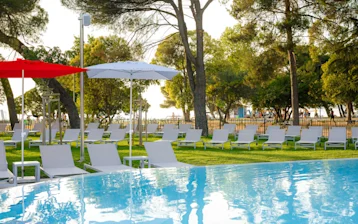 hotel-sipar-plava-laguna-lifestyle-punta-pool-3