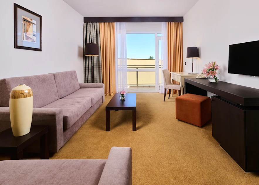 hotel-garden-istra-plava-laguna-accommodation units-suite-with-balcony