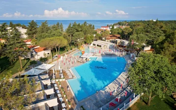 garden suites park pool