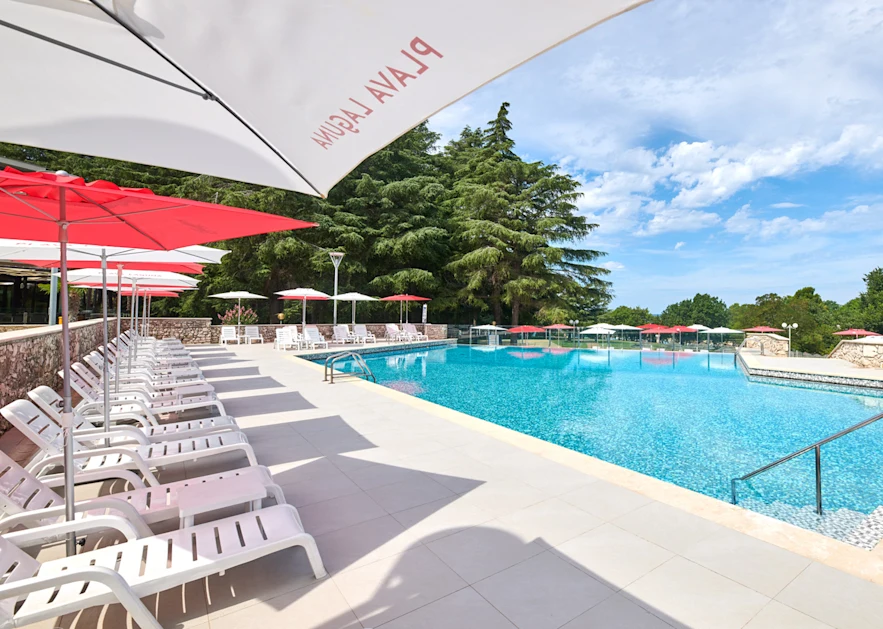hotel-mediteran-plava-laguna-swimming-pool-2
