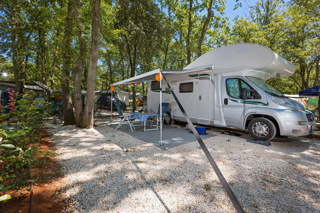 IstraCamping Camping Bijela uvala Superior pitch zone F sea front SPFM (1)