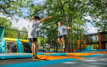Camping Bijela Uvala Istra Camping Eat Play Chill zone 2025 Jump and Golf trampoline (32)