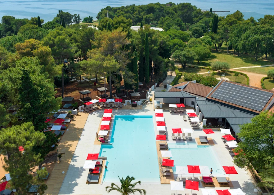 Hotel Pelegrin vizual. 2024 Outdoor pool (1)