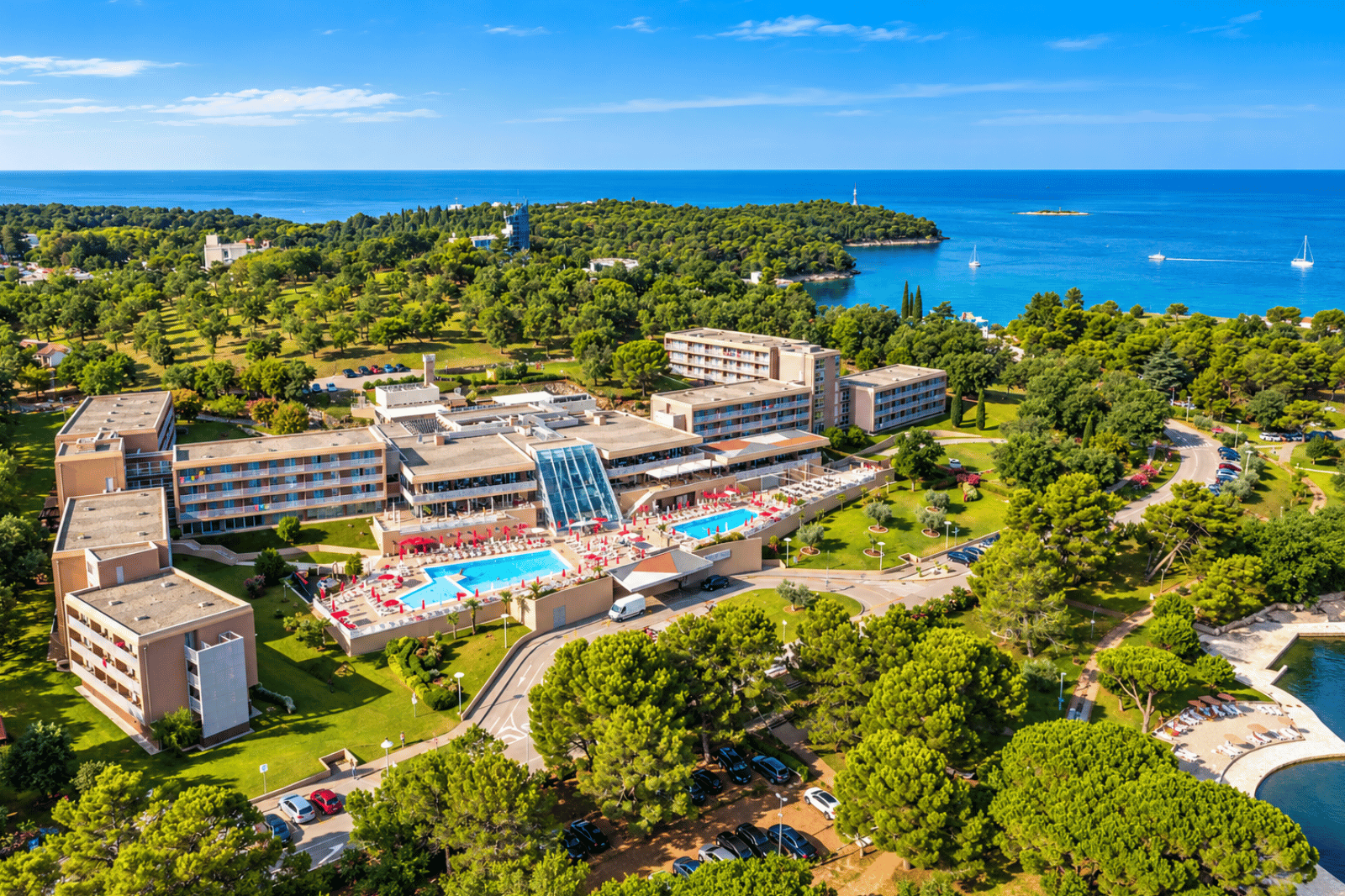 hotel-molindrio-plava-laguna-entrance-landscape