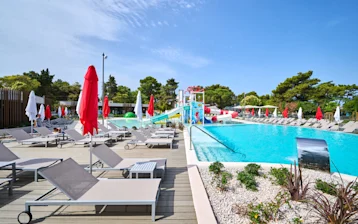 hotel-sipar-plava-laguna-lifestyle-punta-pool-5