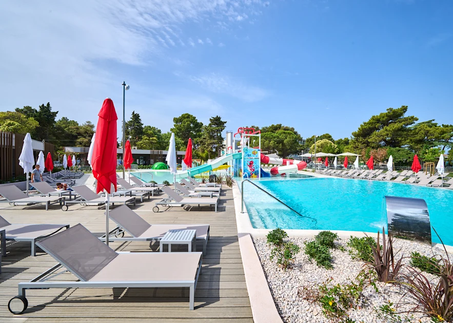 hotel-sipar-plava-laguna-lifestyle-punta-pool-5