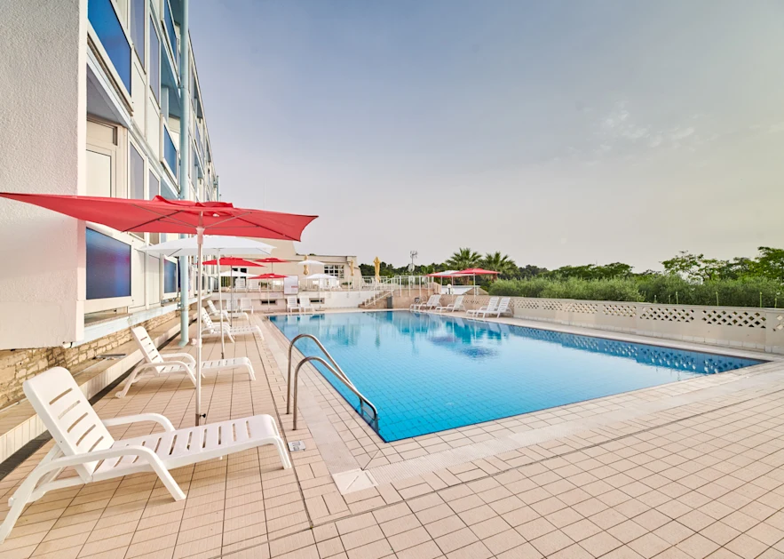 hotel-plavi-plava-laguna-swimming-pool-1