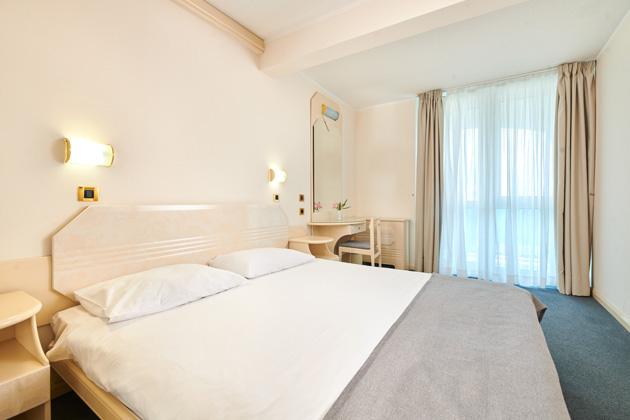 HGranVista Classic room with balcony sea side extra bed3