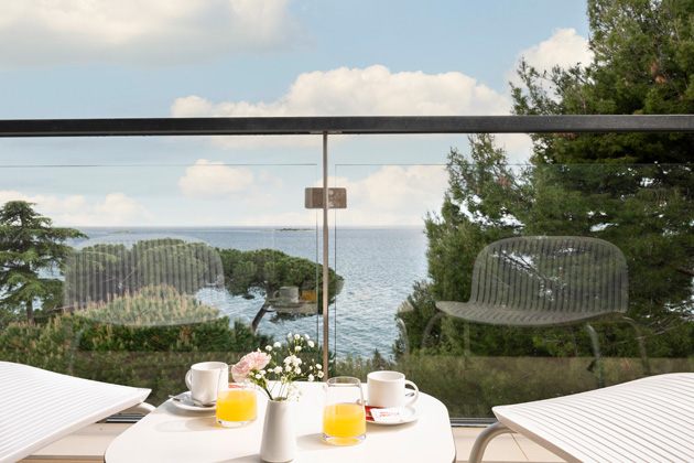 Parentium - Premium room with balcony Seaview (2)