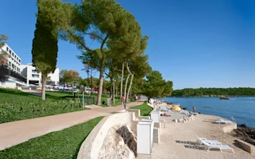 Explore - Beaches - Parentium