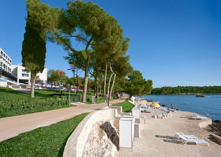 Explore - Beaches - Parentium