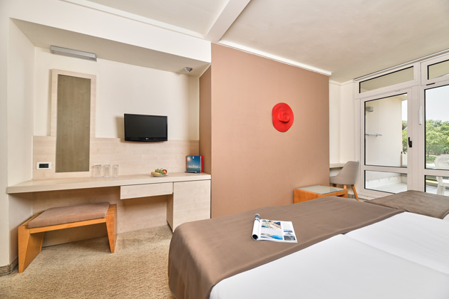 Hotel Mediteran Classic room with balcony park side 4