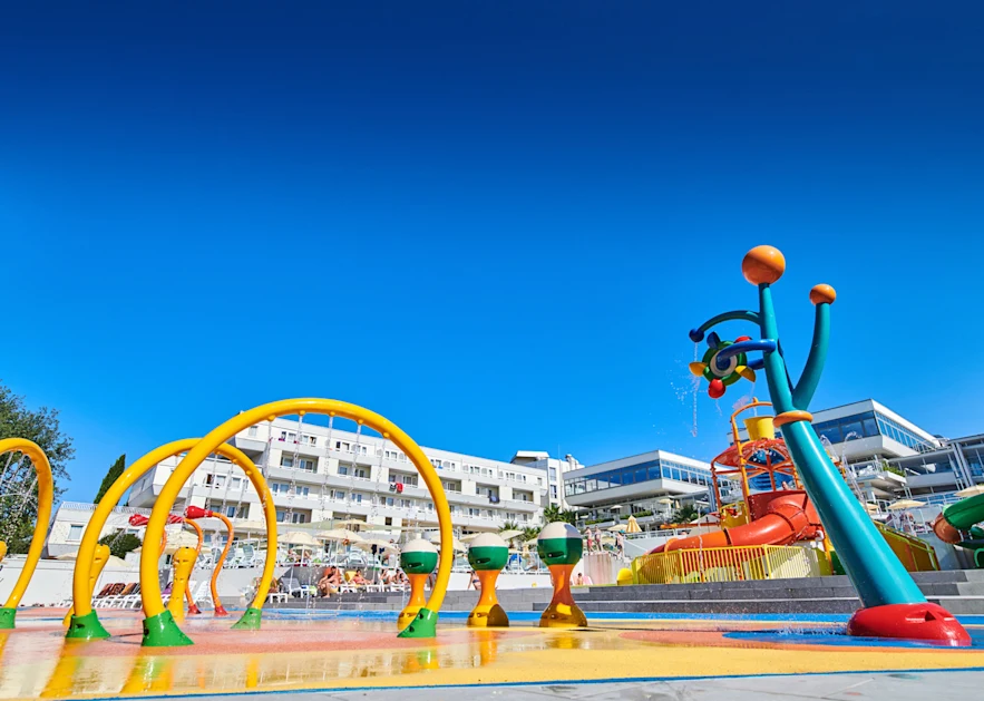 hotel-delfin-plava-laguna-swimming-pool