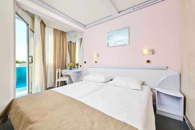 Hotel Plavi Plava Laguna 2023 Accommodation units Classic Room with balcony C2B (3)