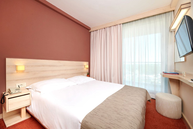 Classic Einzelzimmer mit Balkon Parkseite