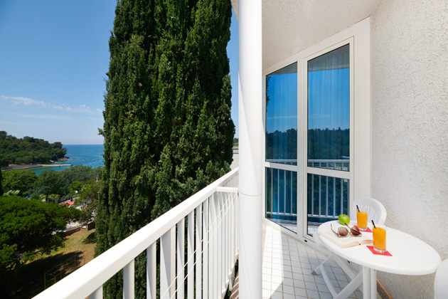 Hotel Zorna Classic Room with balcony Sea Side Family F3BN (4)