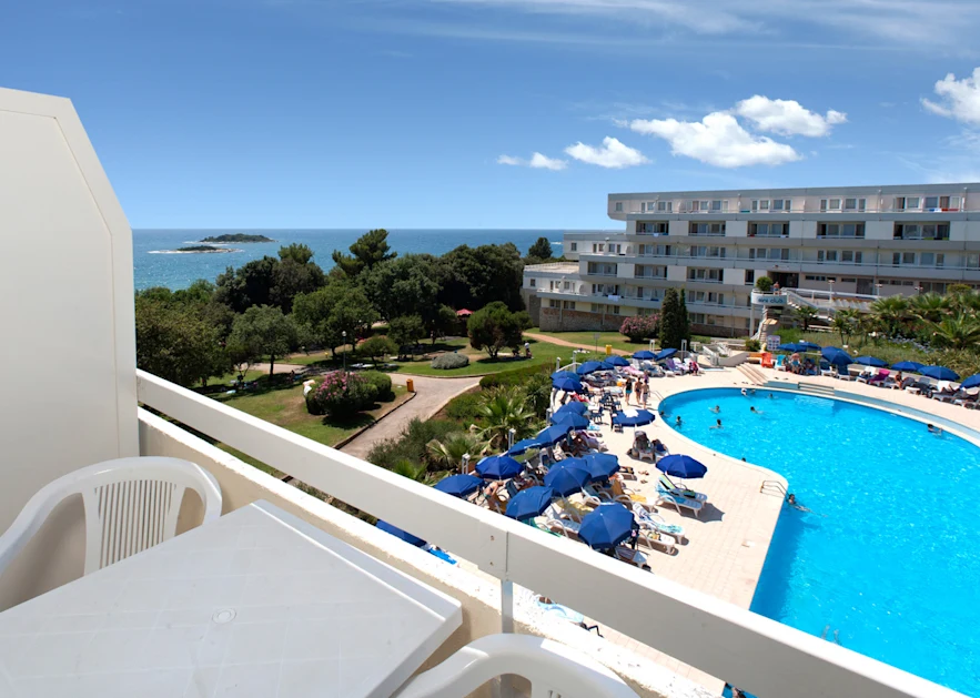 hotel-delfin-plava-laguna-classic-room-with-balcony-sea-side