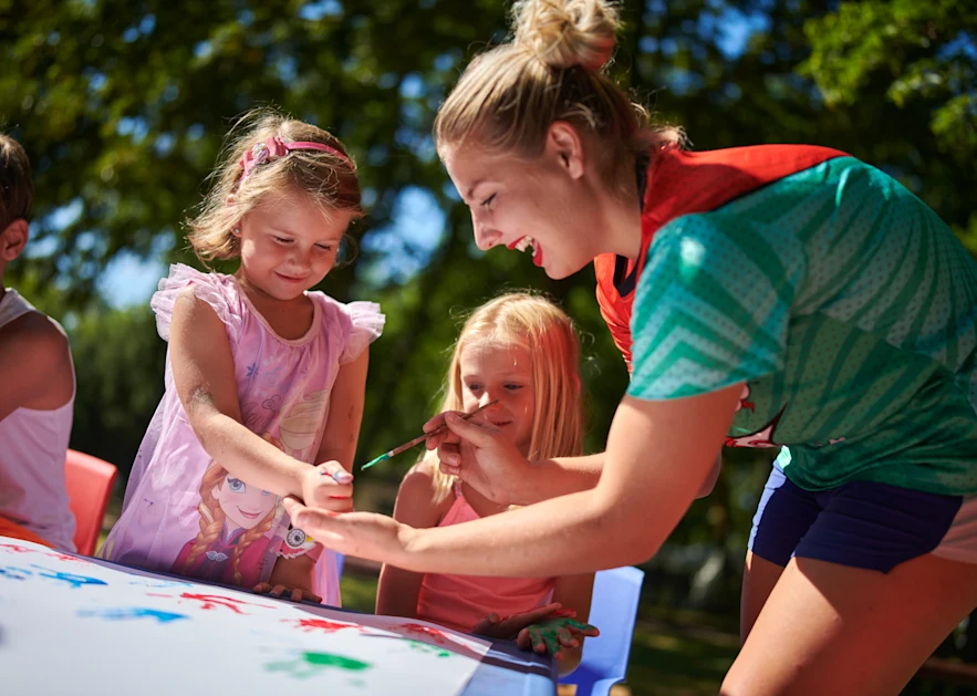 hotel-plavi-plava-laguna-activities-and-experiences-mini-club-pool-games