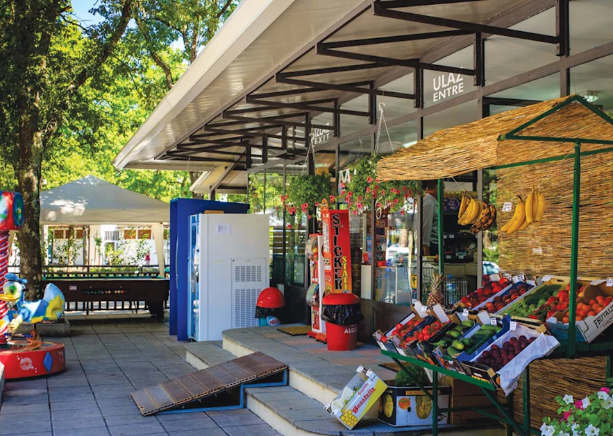 Camping Puntica market