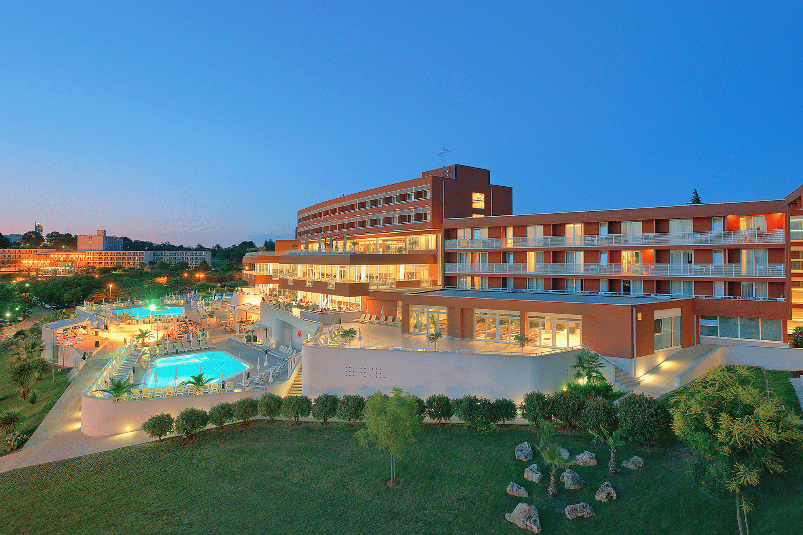 hotel albatros - night panorama