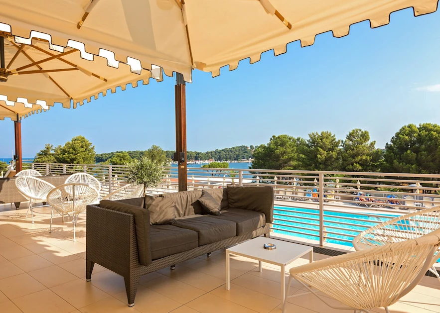 hotel-molindrio-plava-laguna-restaurants-bars-3